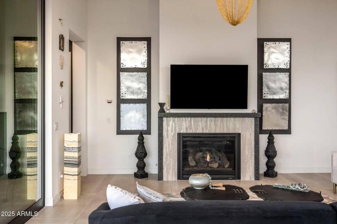 Real Estate Picture 11