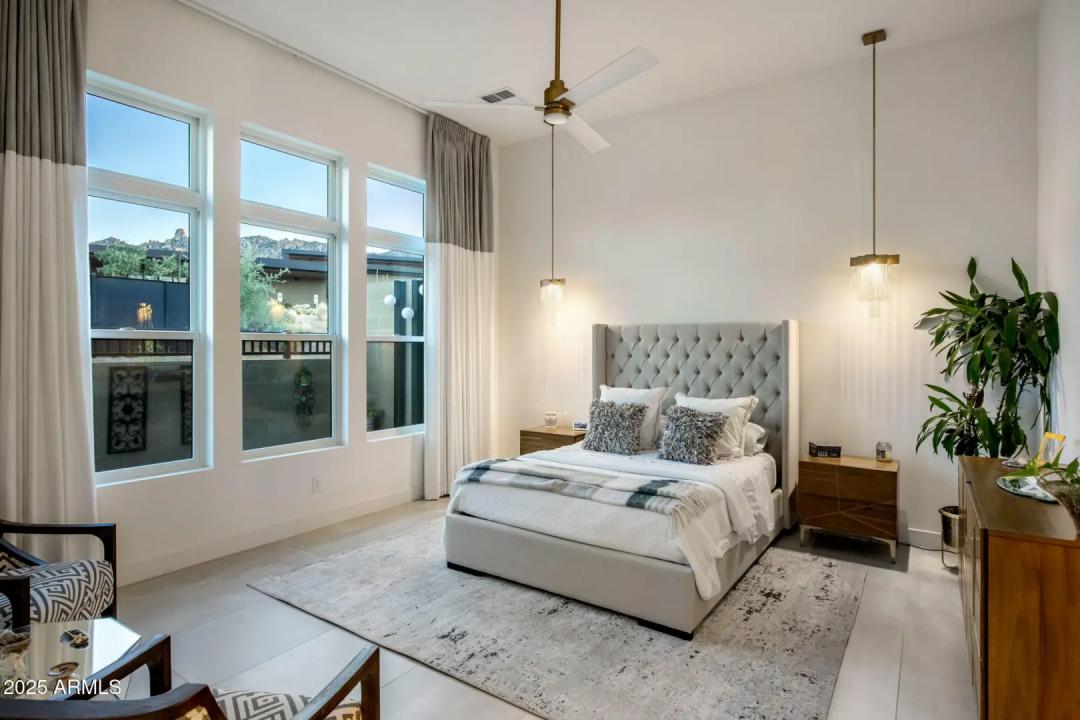 Real Estate Picture 18