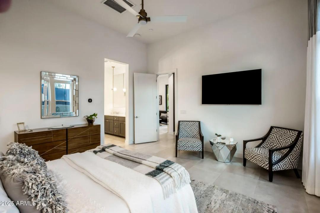 Real Estate Picture 19