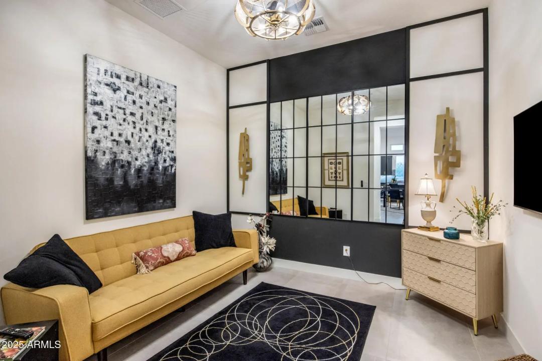 Real Estate Picture 22