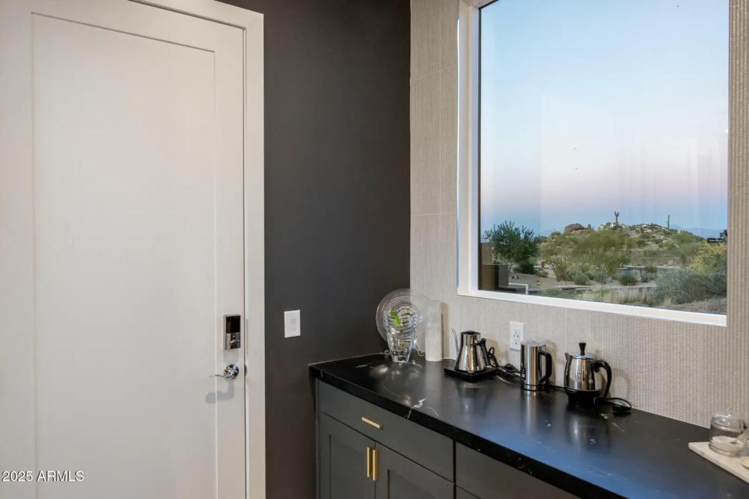 Real Estate Picture 16