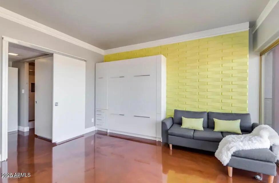 Real Estate Picture 4