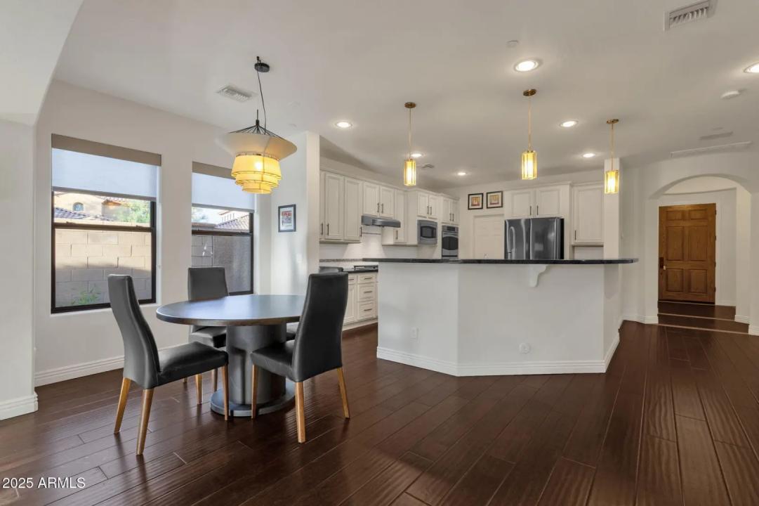 Real Estate Picture 6