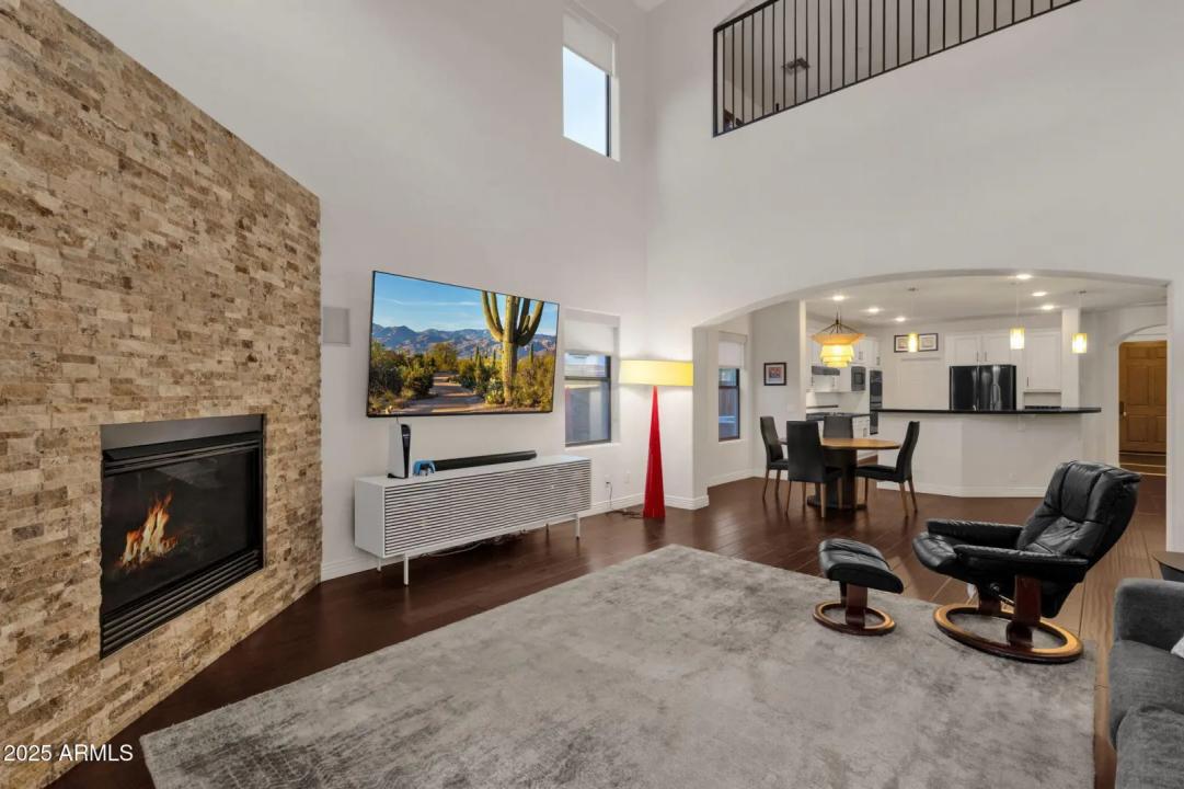 Real Estate Picture 15