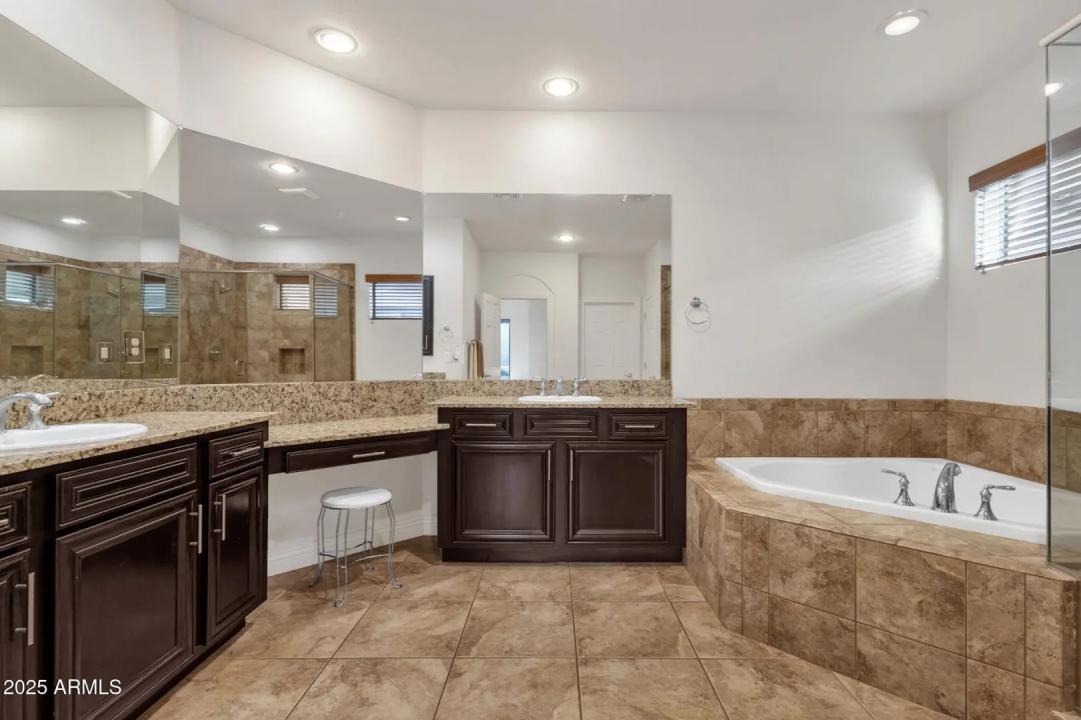 Real Estate Picture 18