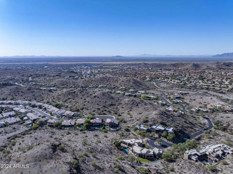 Real Estate Picture 9