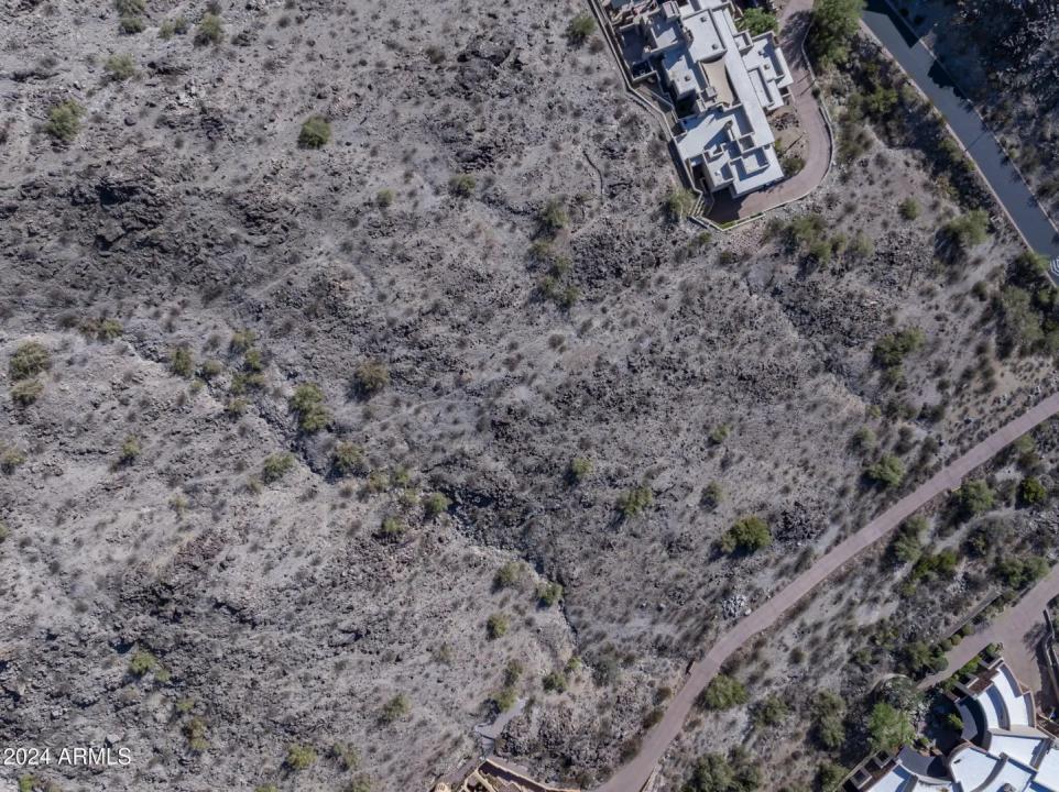 Real Estate Picture 14