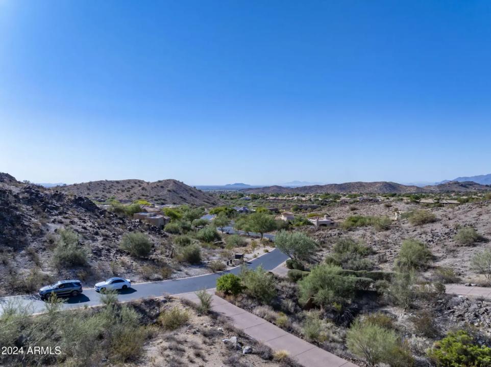 Real Estate Picture 16