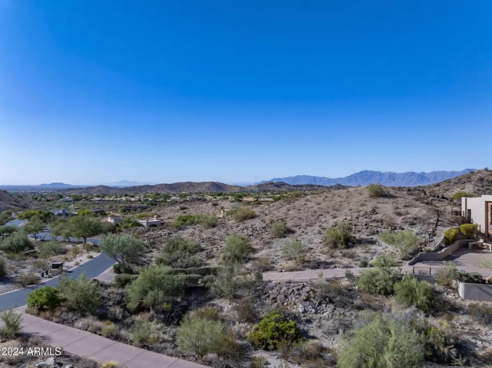 Real Estate Picture 17