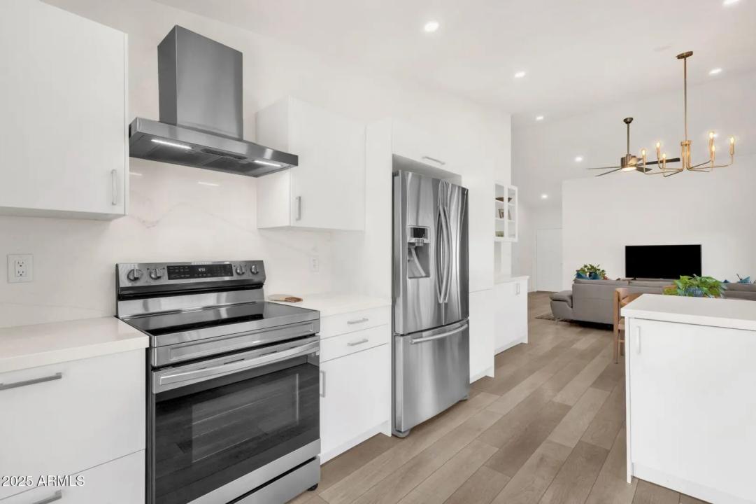 Real Estate Picture 5