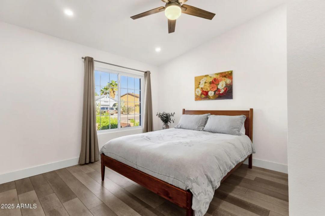 Real Estate Picture 14