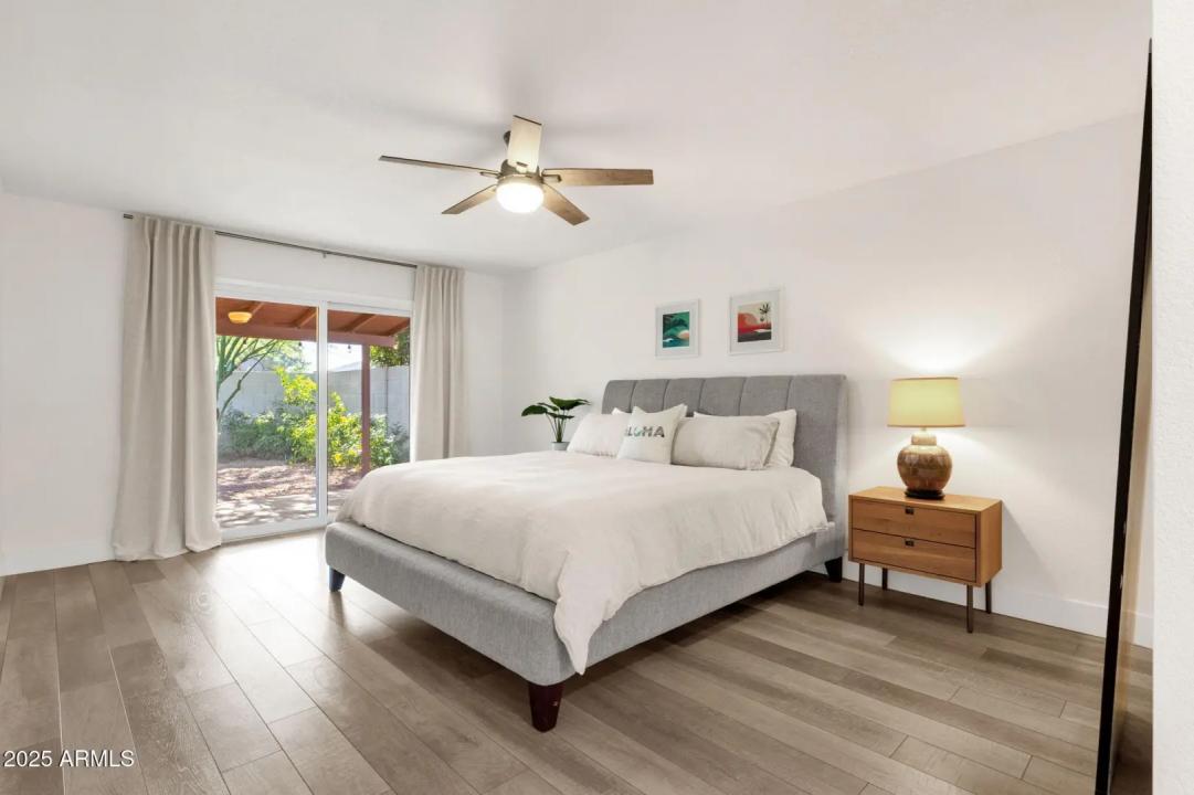 Real Estate Picture 11