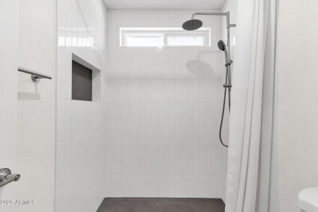 Real Estate Picture 13