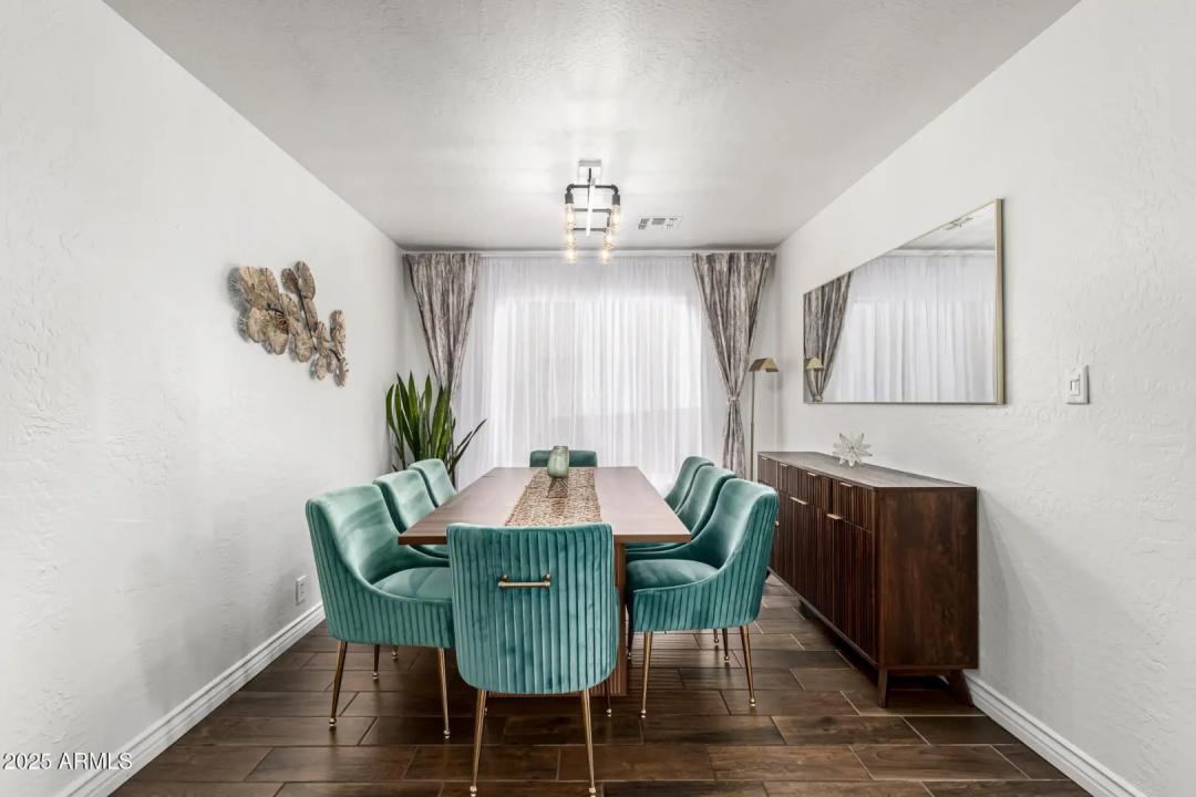 Real Estate Picture 6