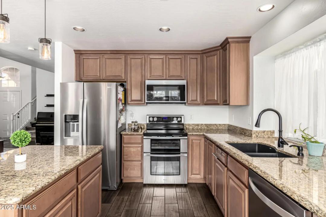 Real Estate Picture 10