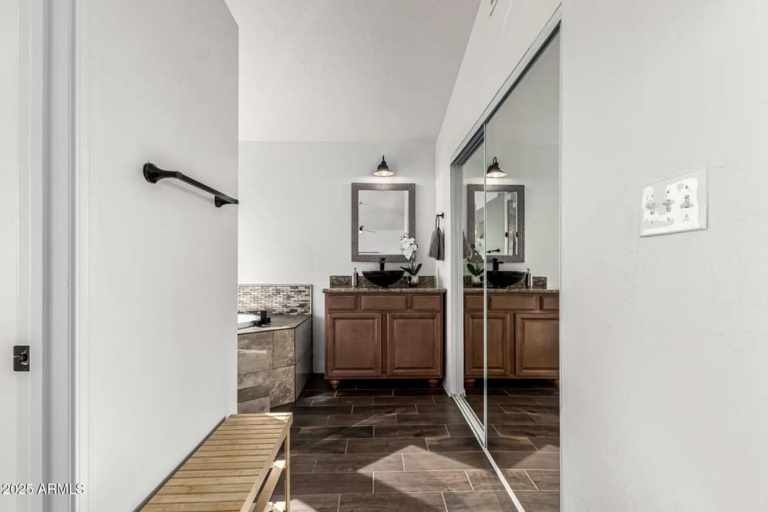 Real Estate Picture 19