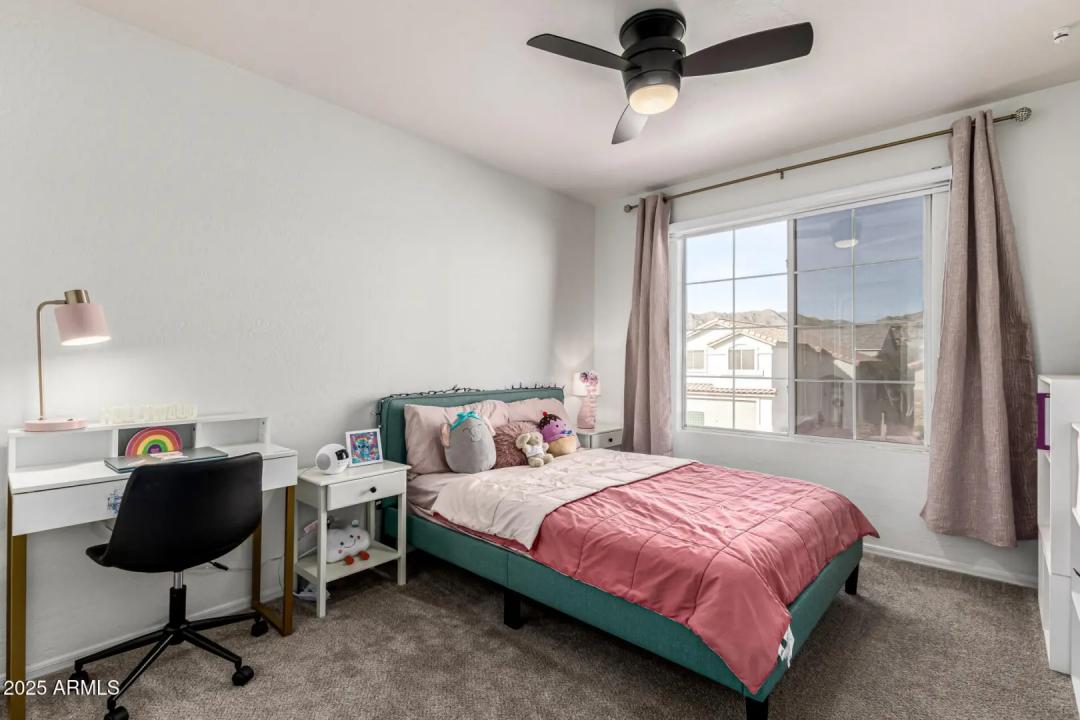 Real Estate Picture 23