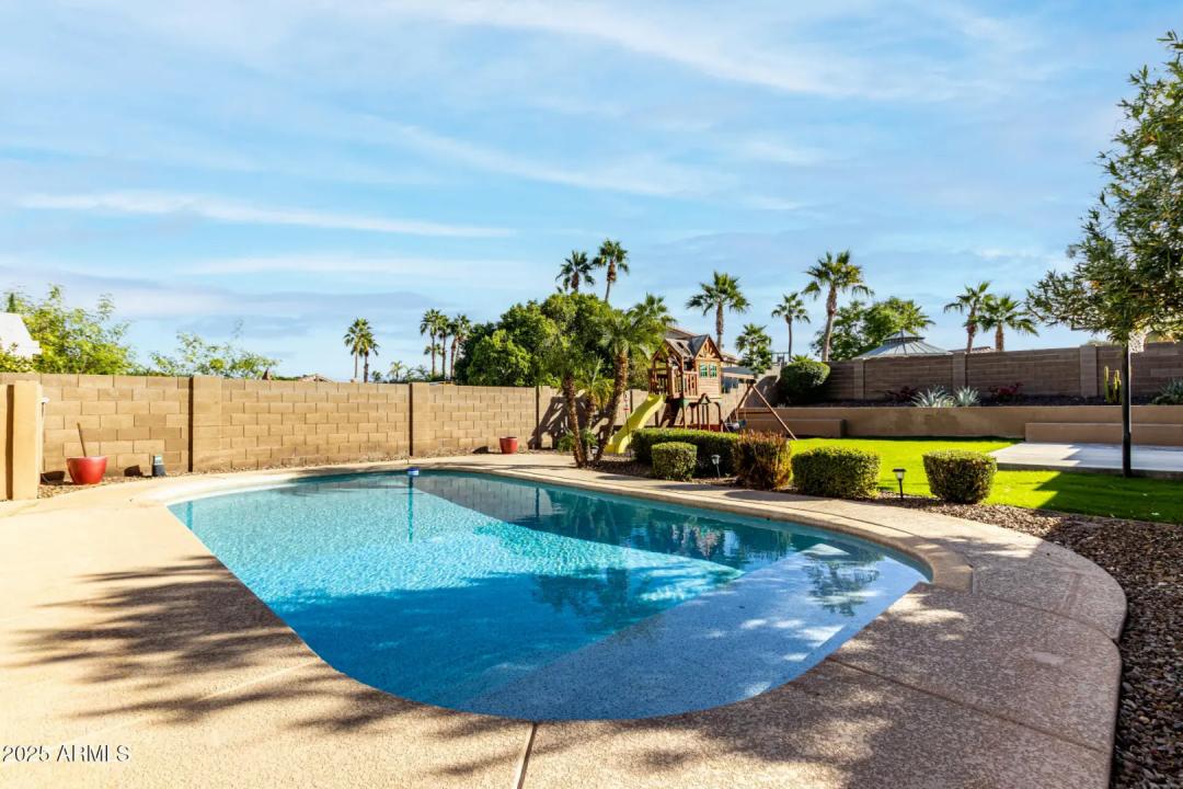 Real Estate Picture 28