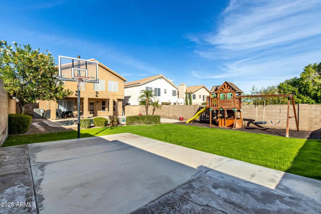 Real Estate Picture 29