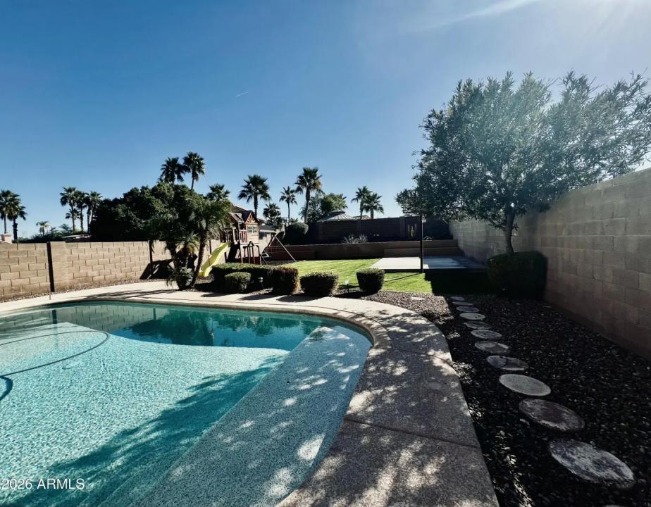 Real Estate Picture 32