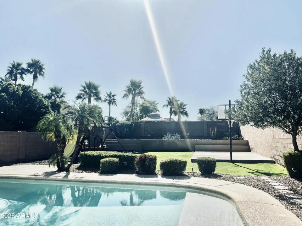 729 E GLENHAVEN Drive Phoenix AZ 85048