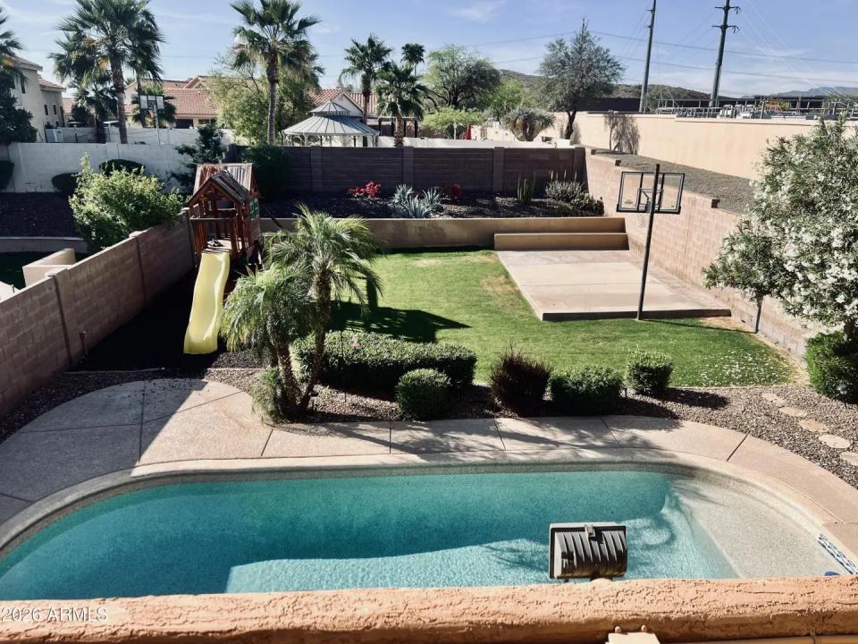 Real Estate Picture 33