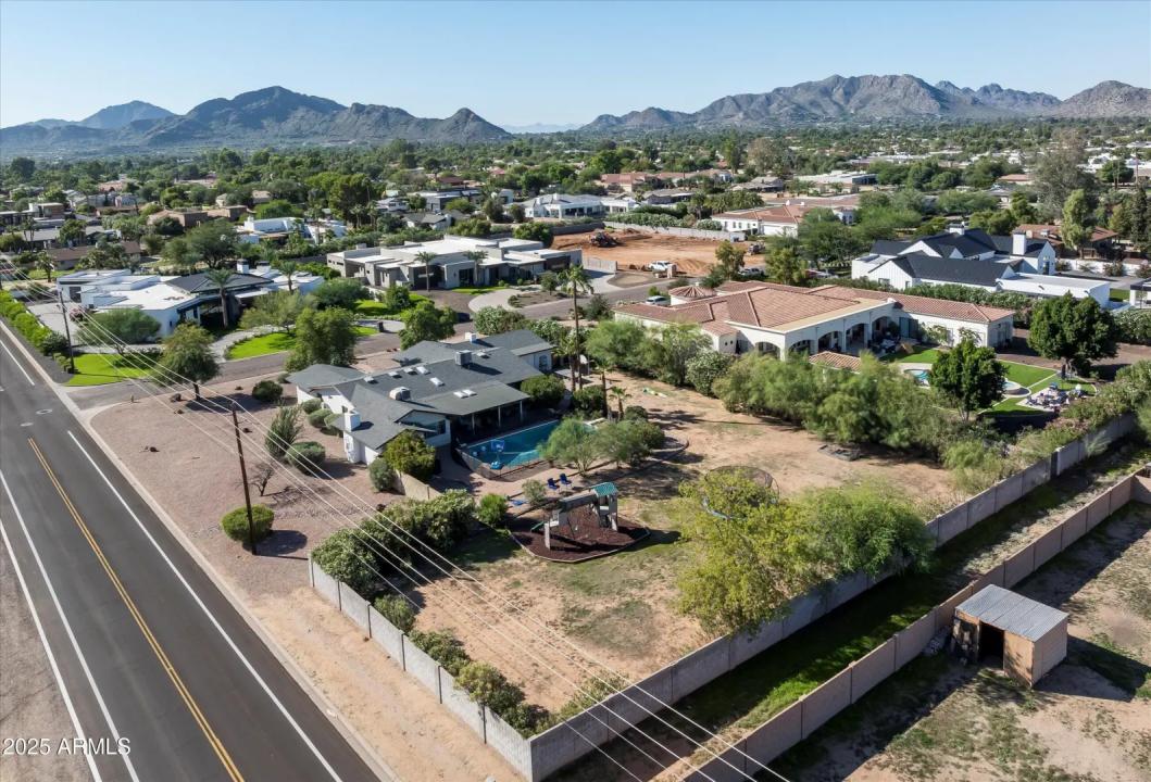 Real Estate Picture 14