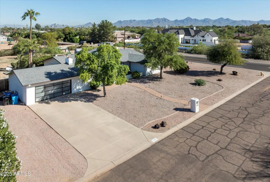 Real Estate Picture 17