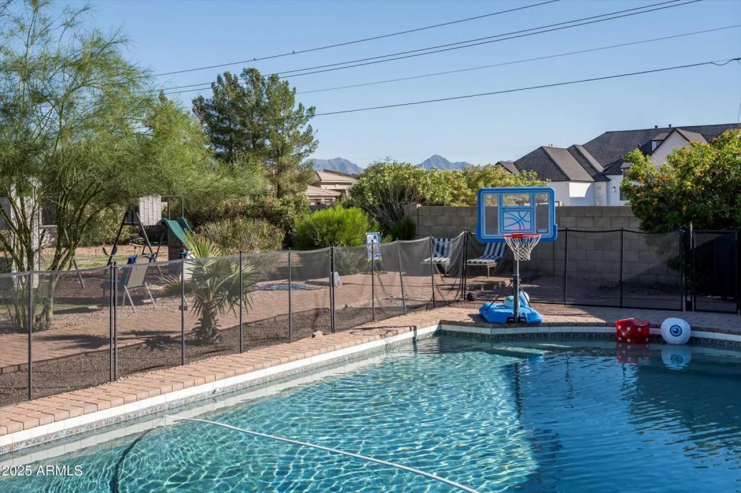 Real Estate Picture 13