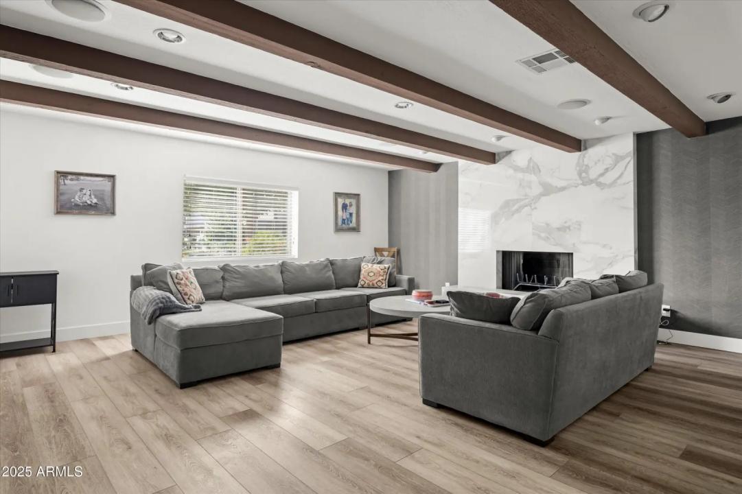 Real Estate Picture 6