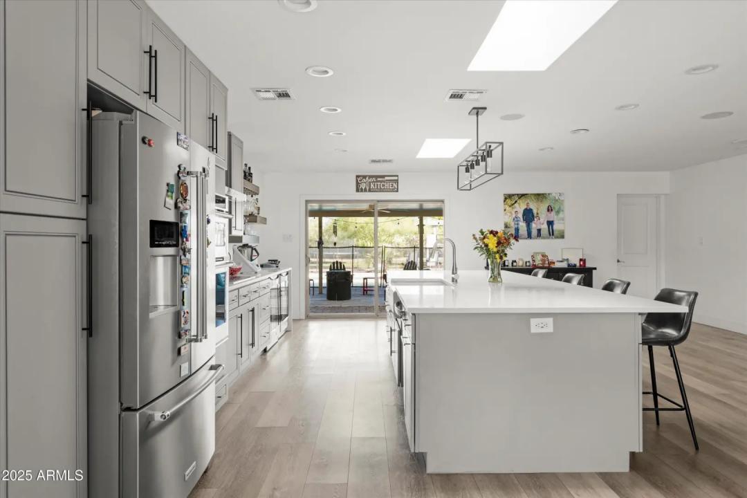 Real Estate Picture 8