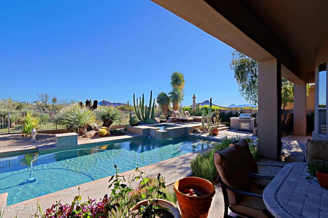 Real Estate Picture 6