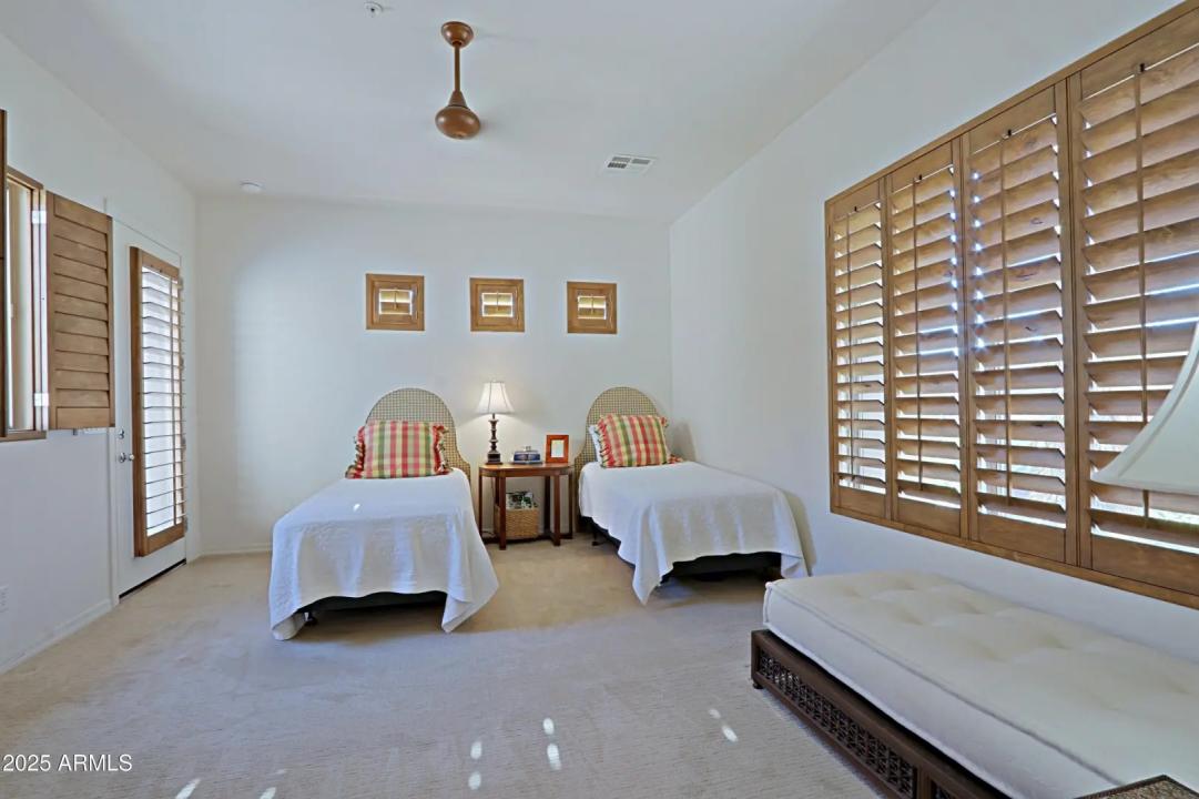 Real Estate Picture 17