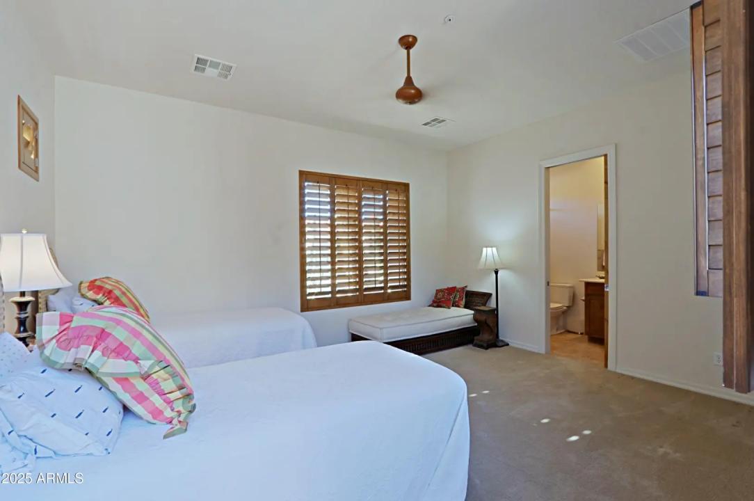 Real Estate Picture 18