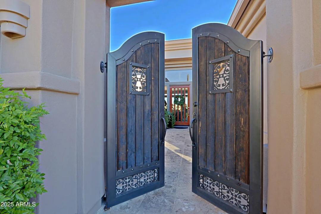 Real Estate Picture 14