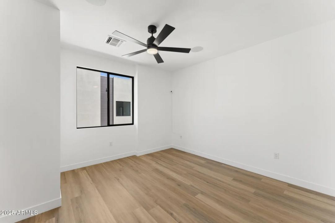 Real Estate Picture 21