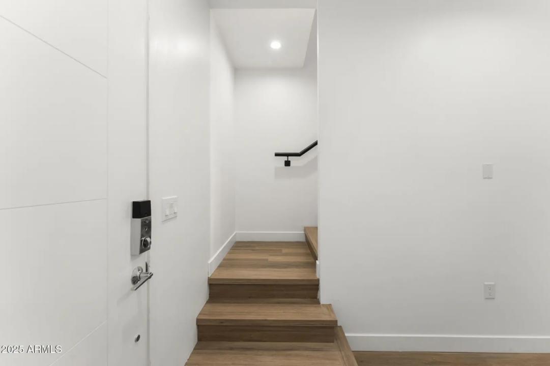 Real Estate Picture 7