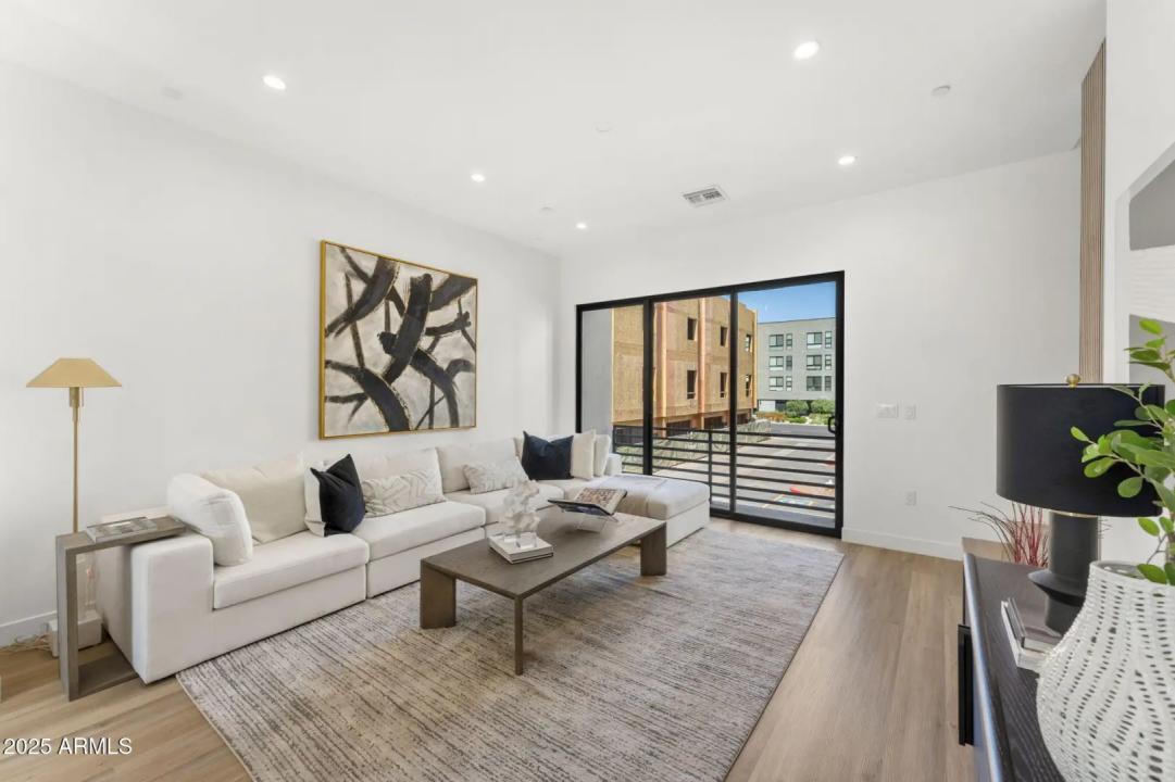 Real Estate Picture 13