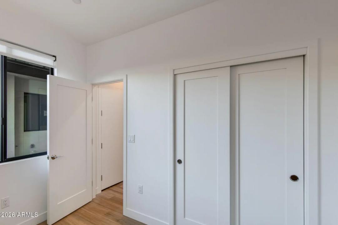 Real Estate Picture 4