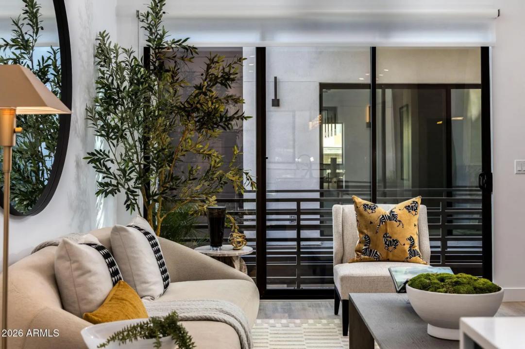 Real Estate Picture 8