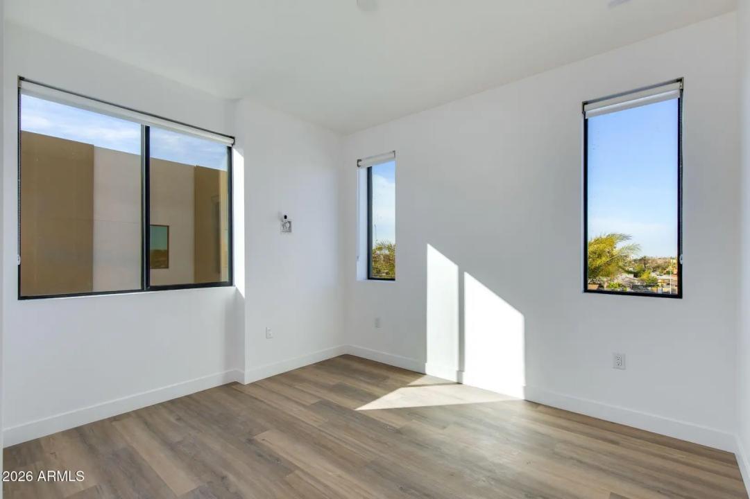 Real Estate Picture 31