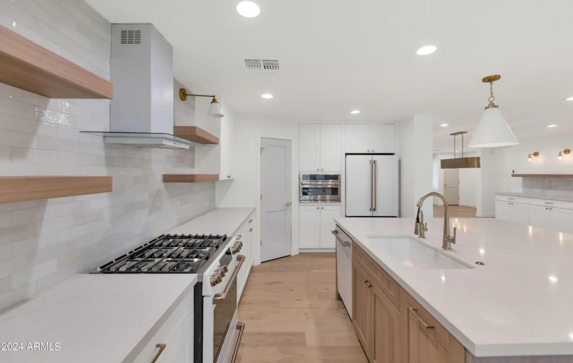 Real Estate Picture 5