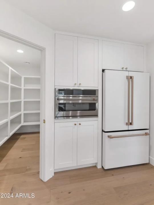 Real Estate Picture 9