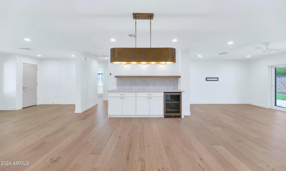 Real Estate Picture 10