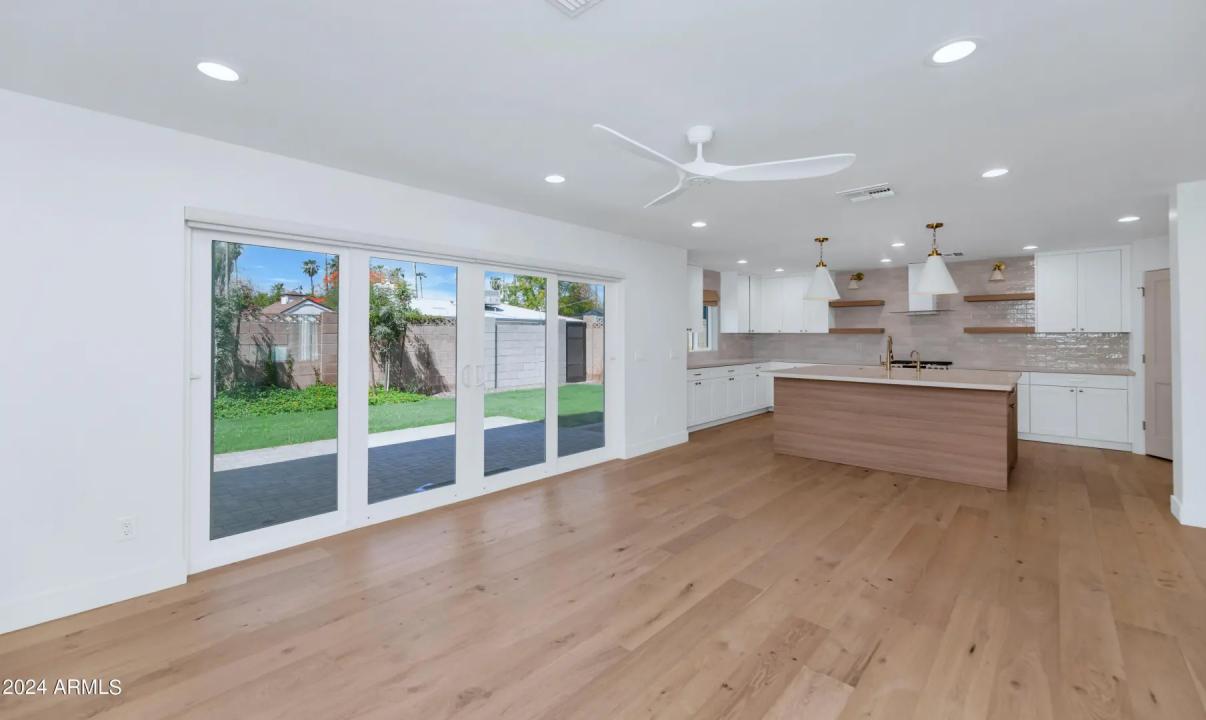 Real Estate Picture 13