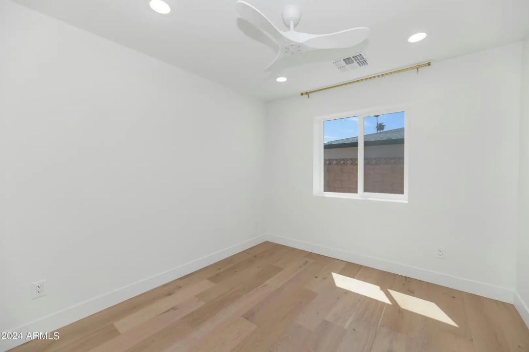 Real Estate Picture 20