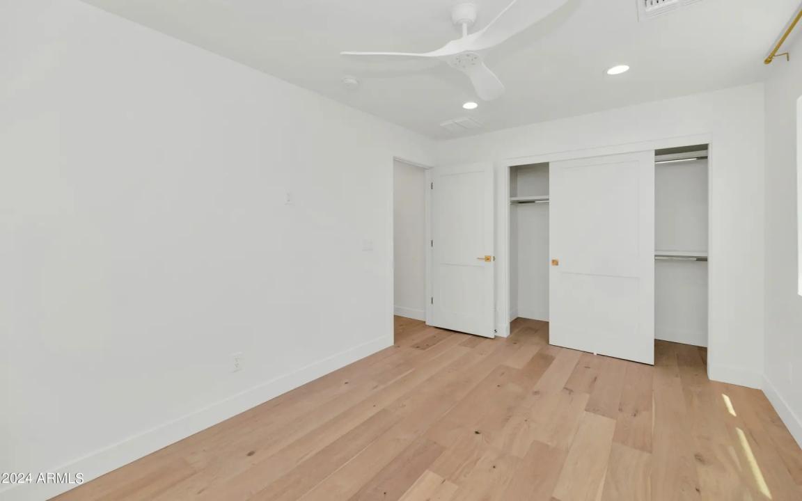 Real Estate Picture 23