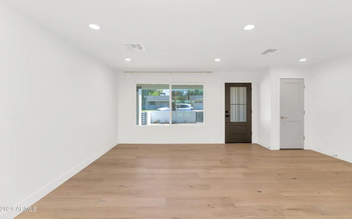 Real Estate Picture 26