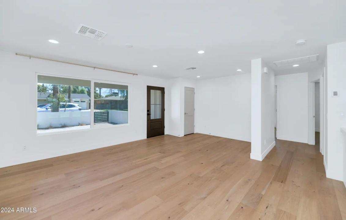 Real Estate Picture 27