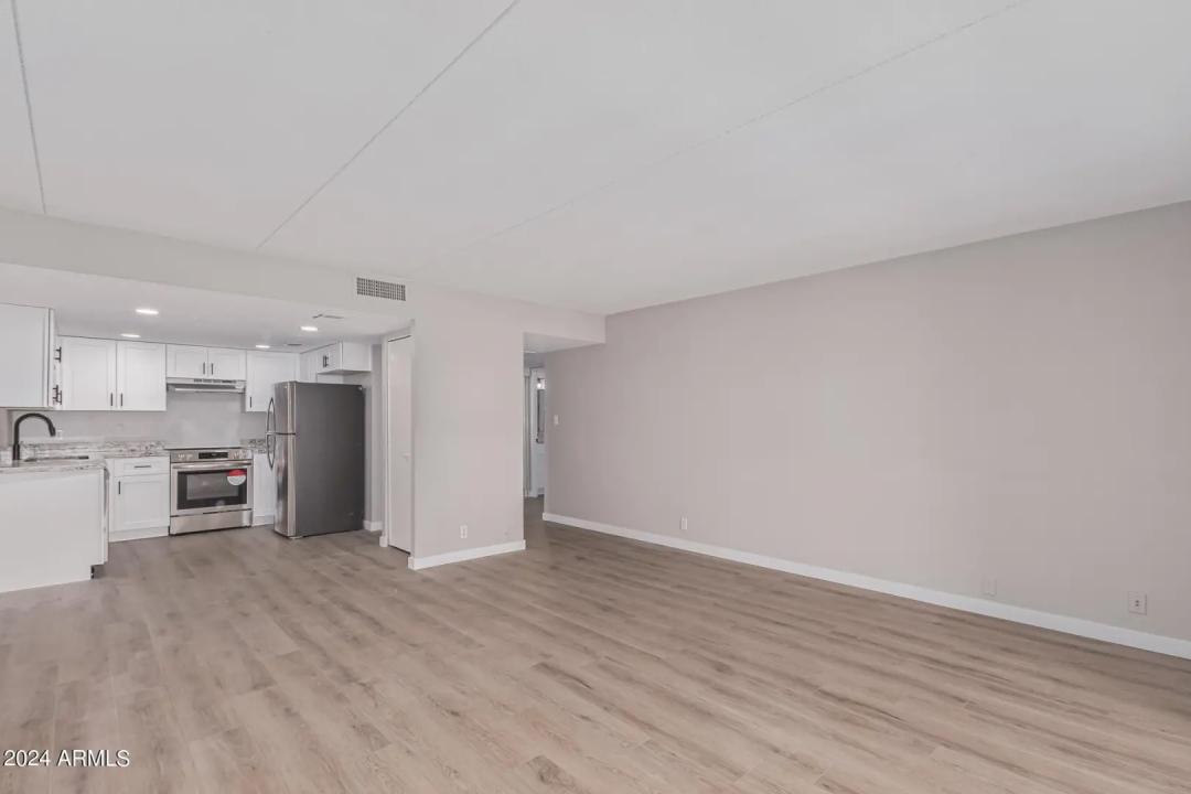 Real Estate Picture 9